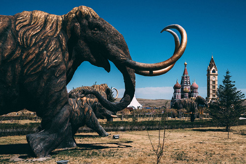 《マンモス公園/中国》2018年 ⓒ KENJI SATO